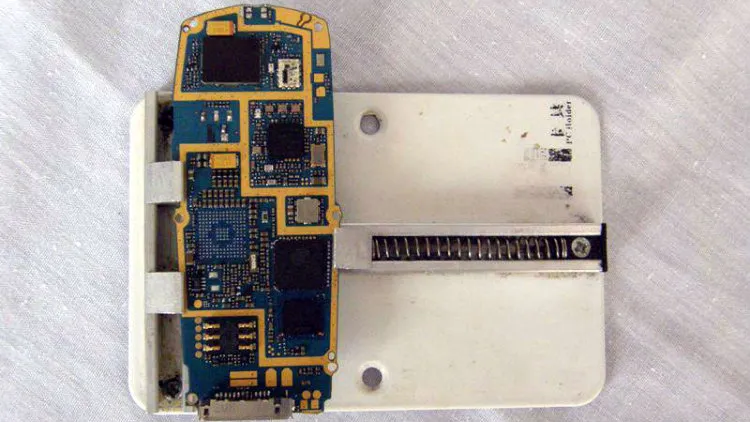 Cep Telefonu Tamir Aleti Bord Tutucu foto: Cep Telefonu Tamir Aleti Bord Tutucu